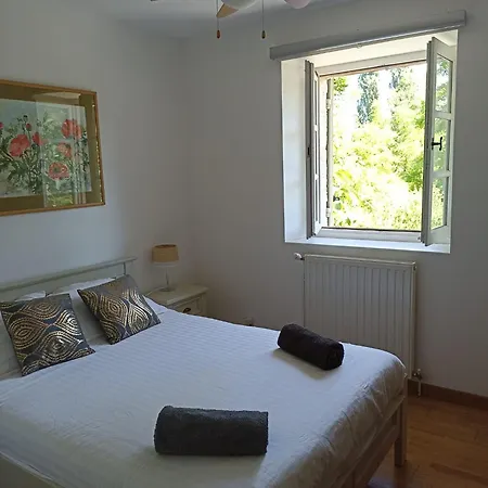 La Grange Apartment *